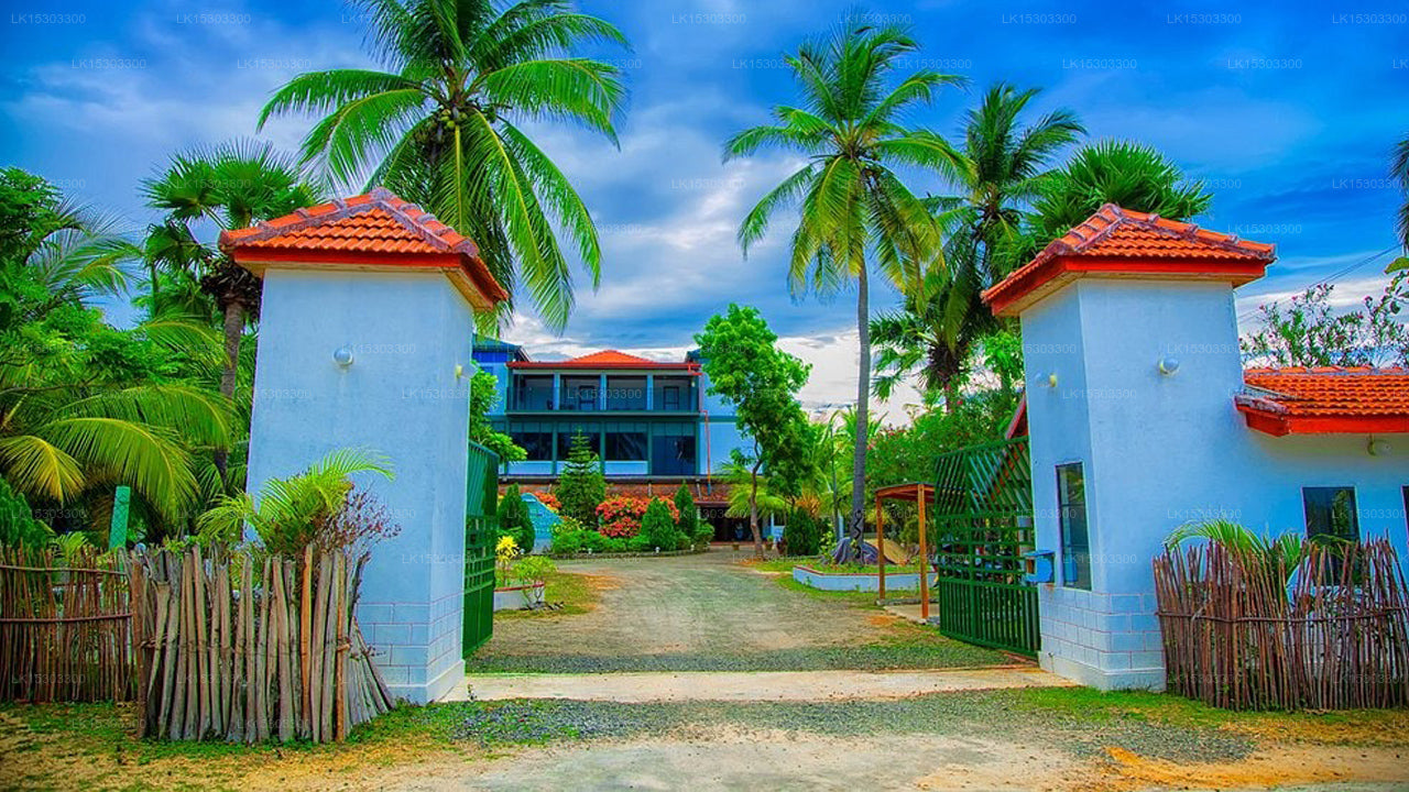 Nirmaa Shadow Inn, Pasikuda