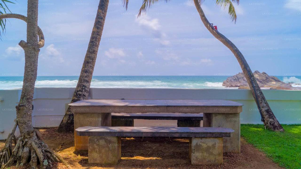 Rockside Cabanas, Unawatuna