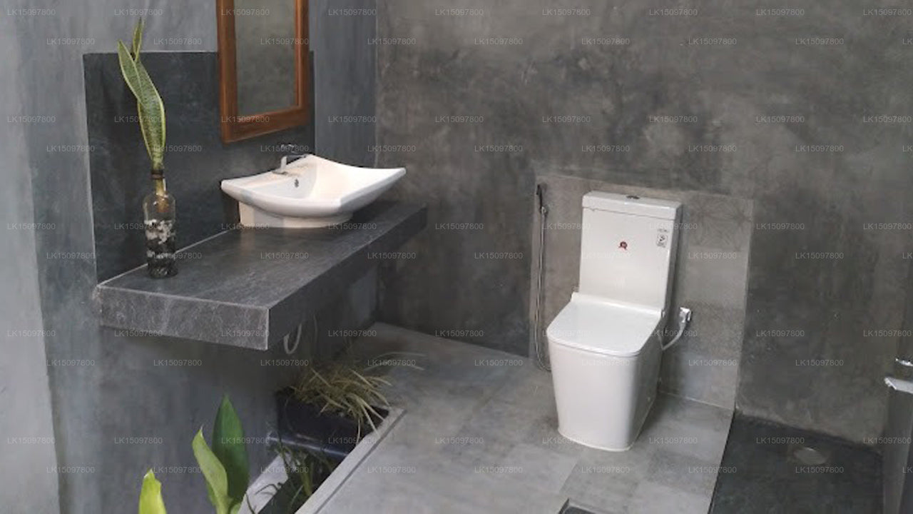 Bliss Lake Holiday Bungalow, Thissawewa