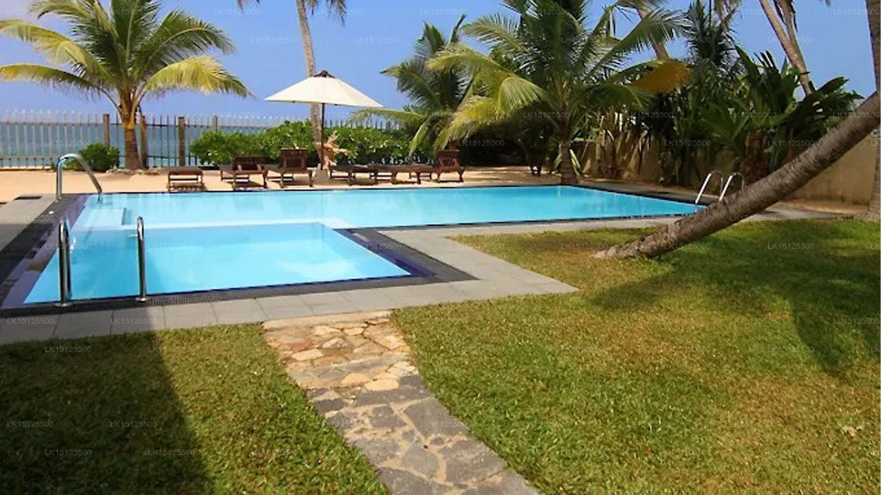 Six Degrees North, Ambalangoda