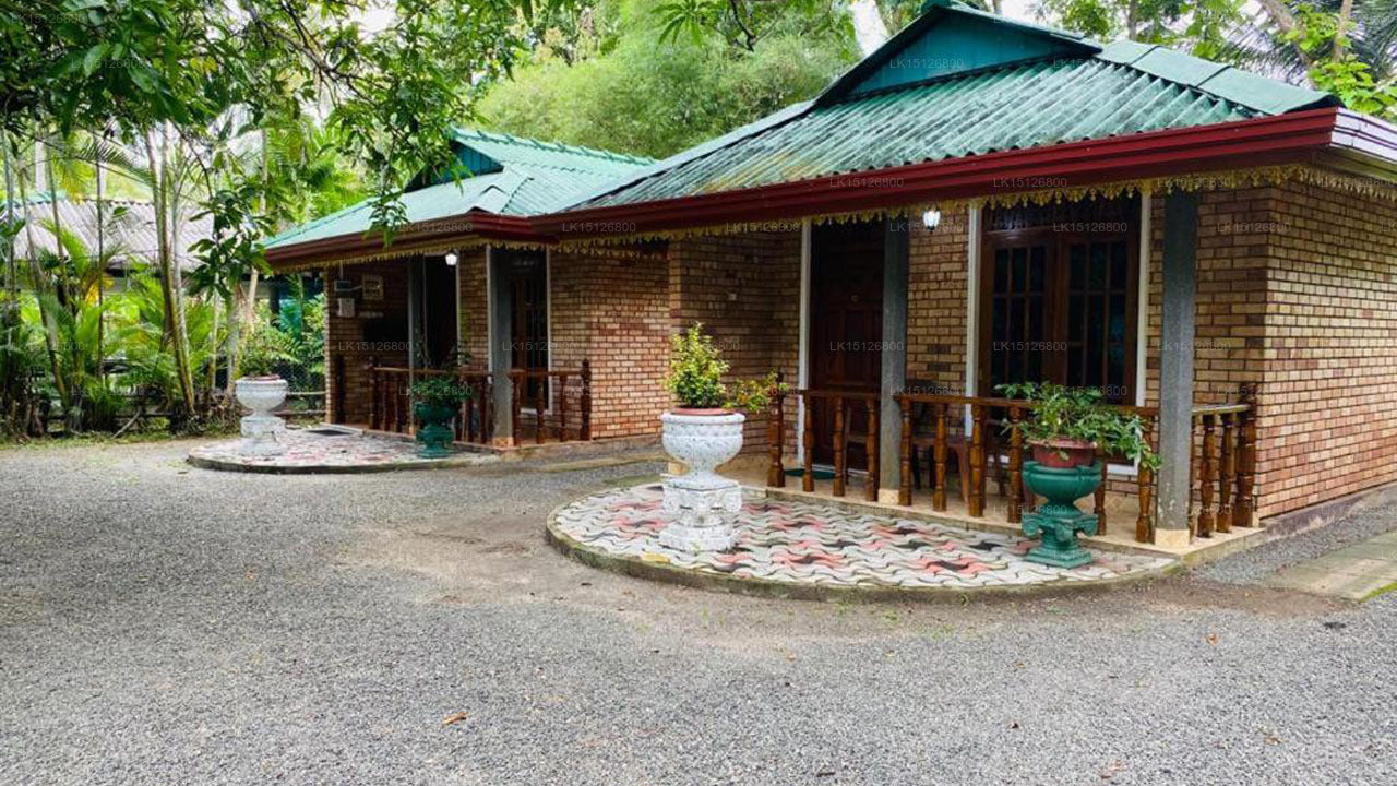 Hôtel Surasa, Kurunegala