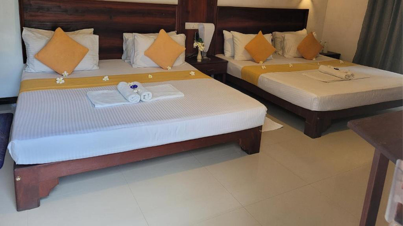 Janus Paradise Rest, Induruwa