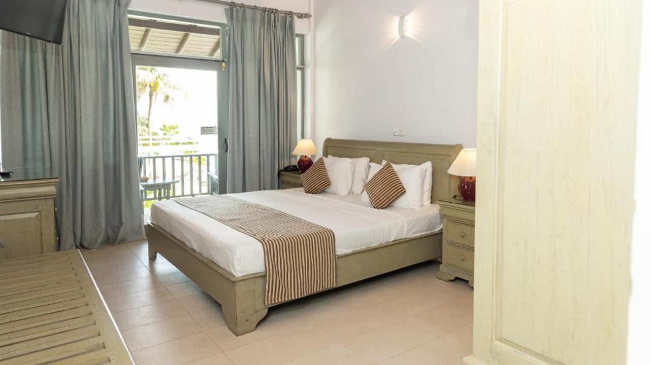 Paradise Beach Club Hotel, Mirissa