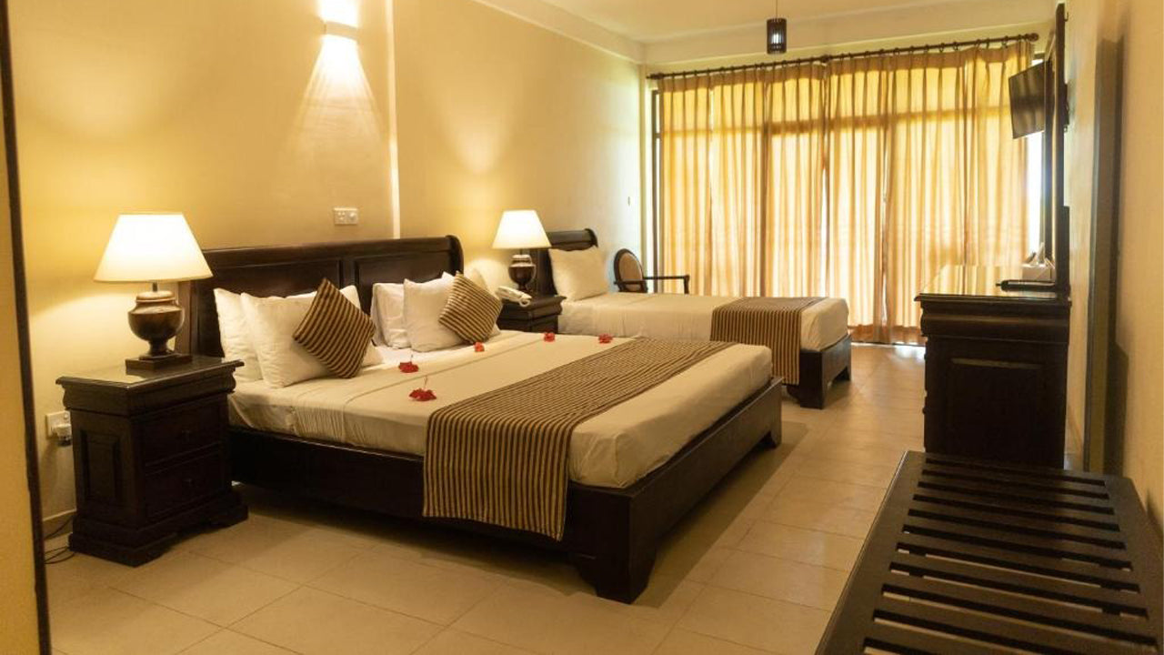 Paradise Beach Club Hotel, Mirissa