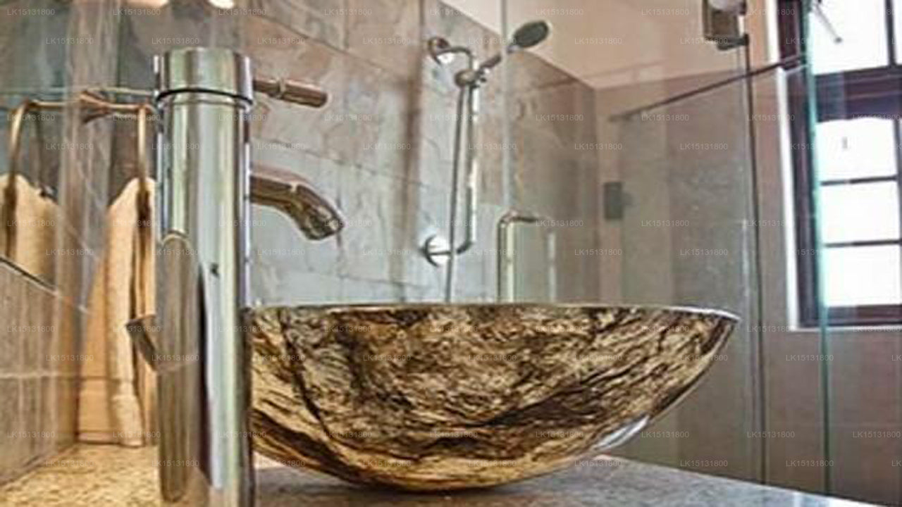 Dream Paradise, Kandy