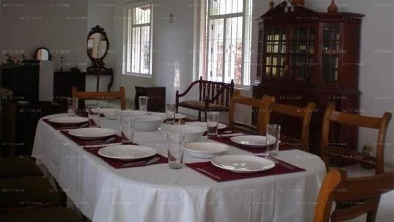 Thorana Bungalow, Kandy