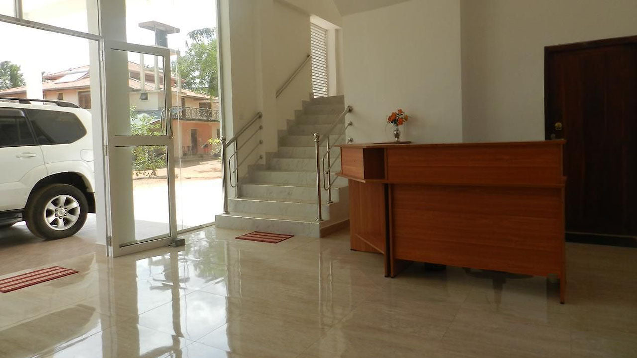 L'hôtel Paradise, Kurunegala