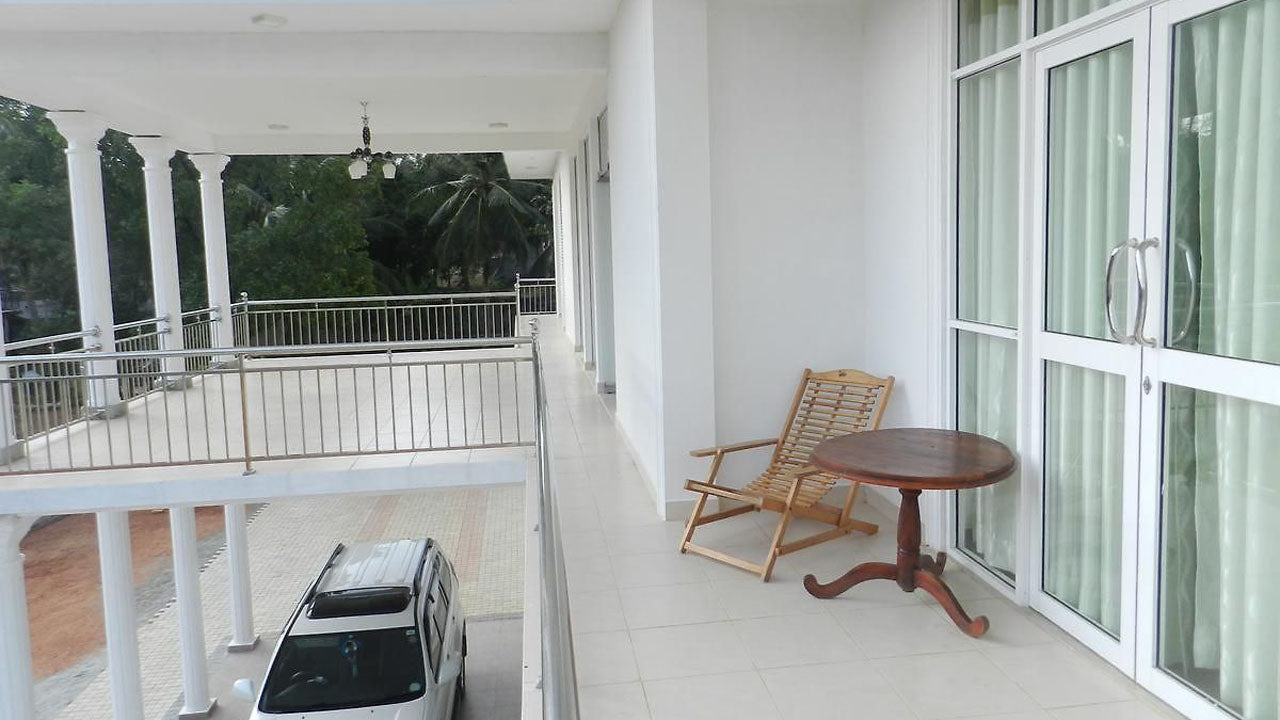 L'hôtel Paradise, Kurunegala