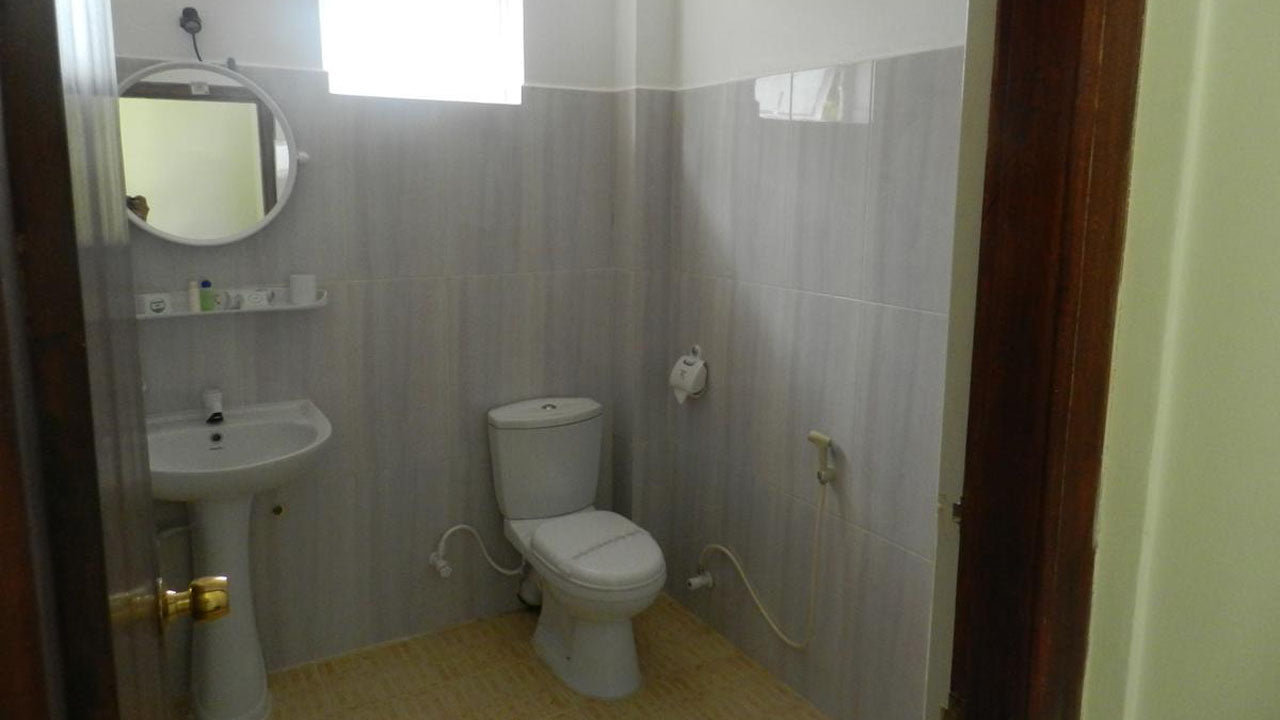 L'hôtel Paradise, Kurunegala