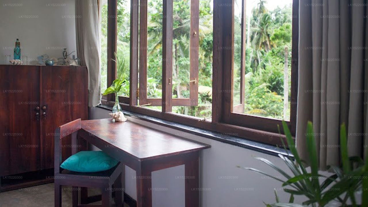 Salt House, Dikwella