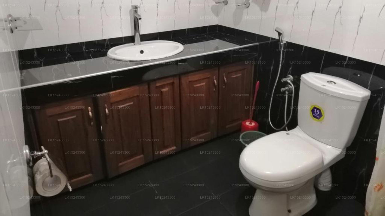 Villa Eden Paradise, Ella