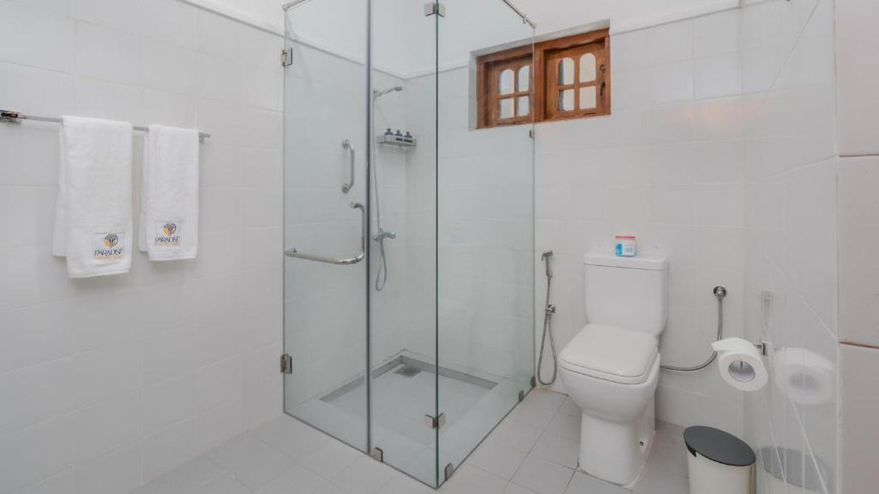 Paradise Holidays, Bambalapitiya