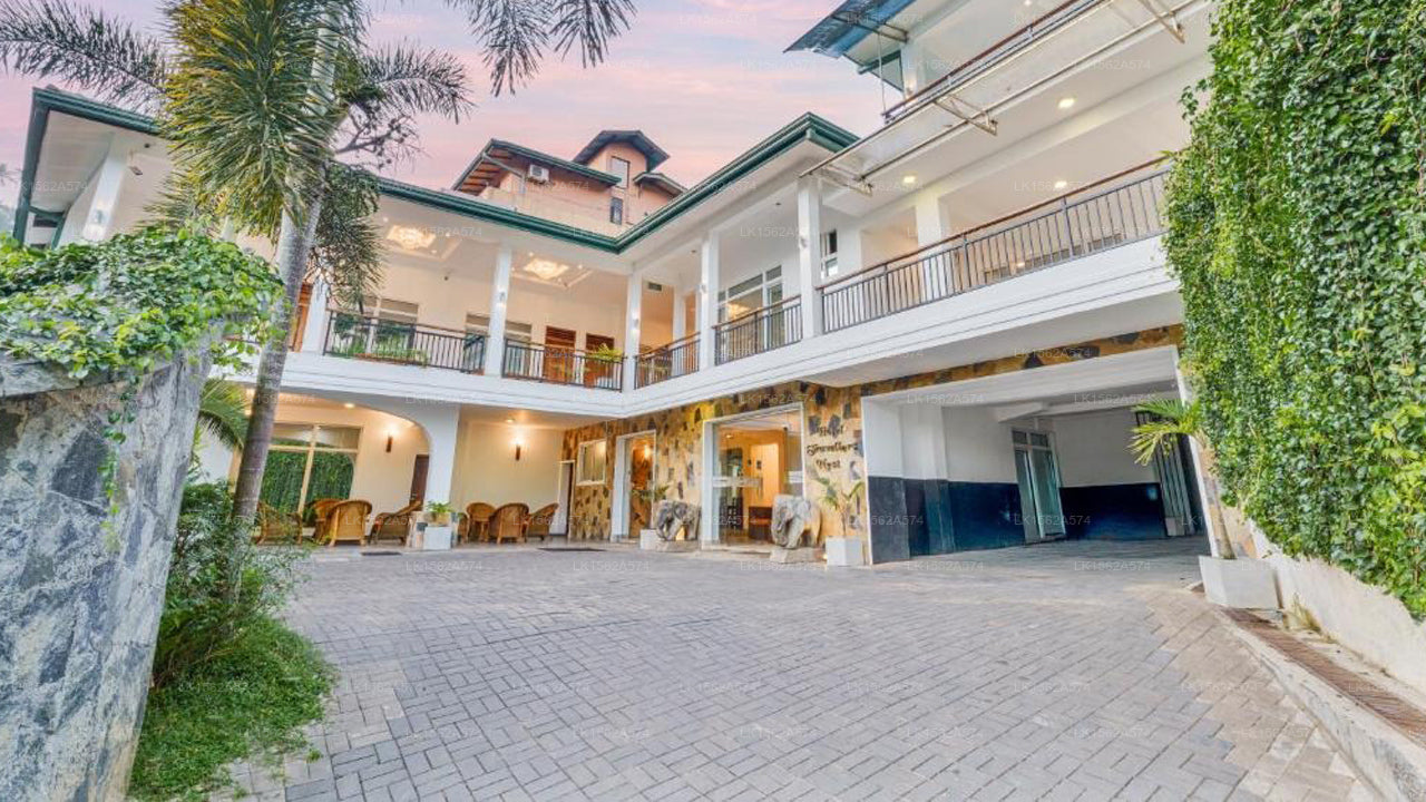 Hotel Travellers Nest, Kandy