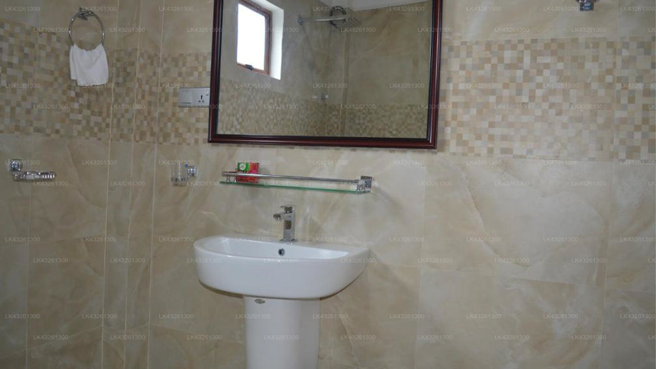 blue wings beach hotel, Trincomalee