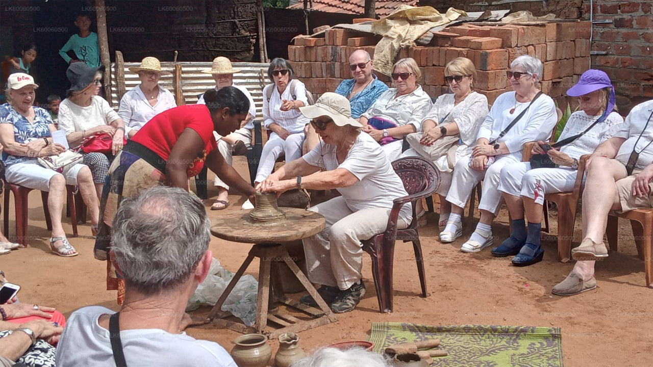 Visite du village d'Hiriwadunna au départ de Habarana