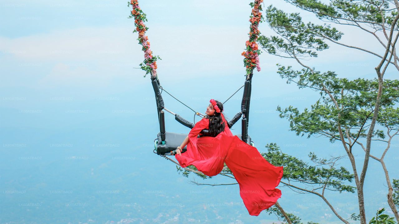 Balançoire à Ambuluwawa avec vue panoramique sur Kandy