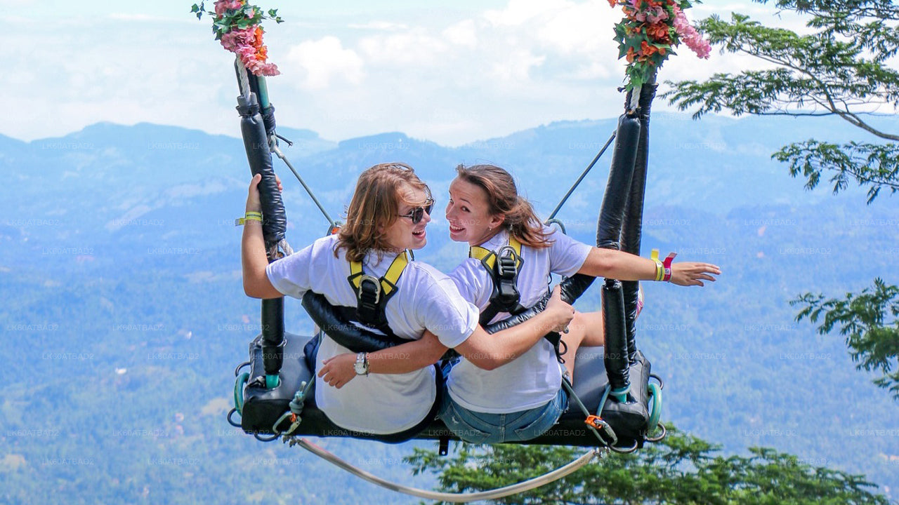 Balançoire à Ambuluwawa avec vue panoramique sur Kandy