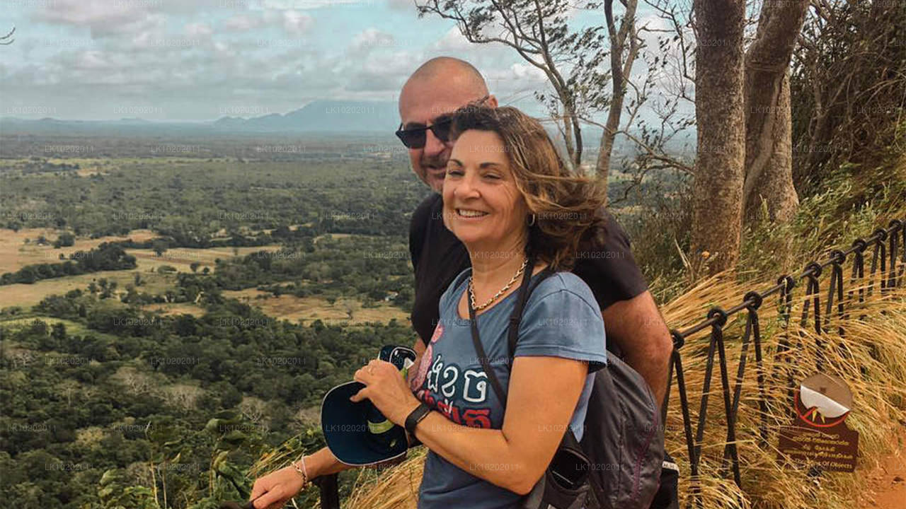 Sigirya et Minneriya depuis Colombo (2 jours)