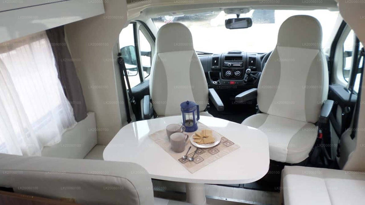 Location de camping-cars avec chauffeur (Roller Team Zefiro 269P)