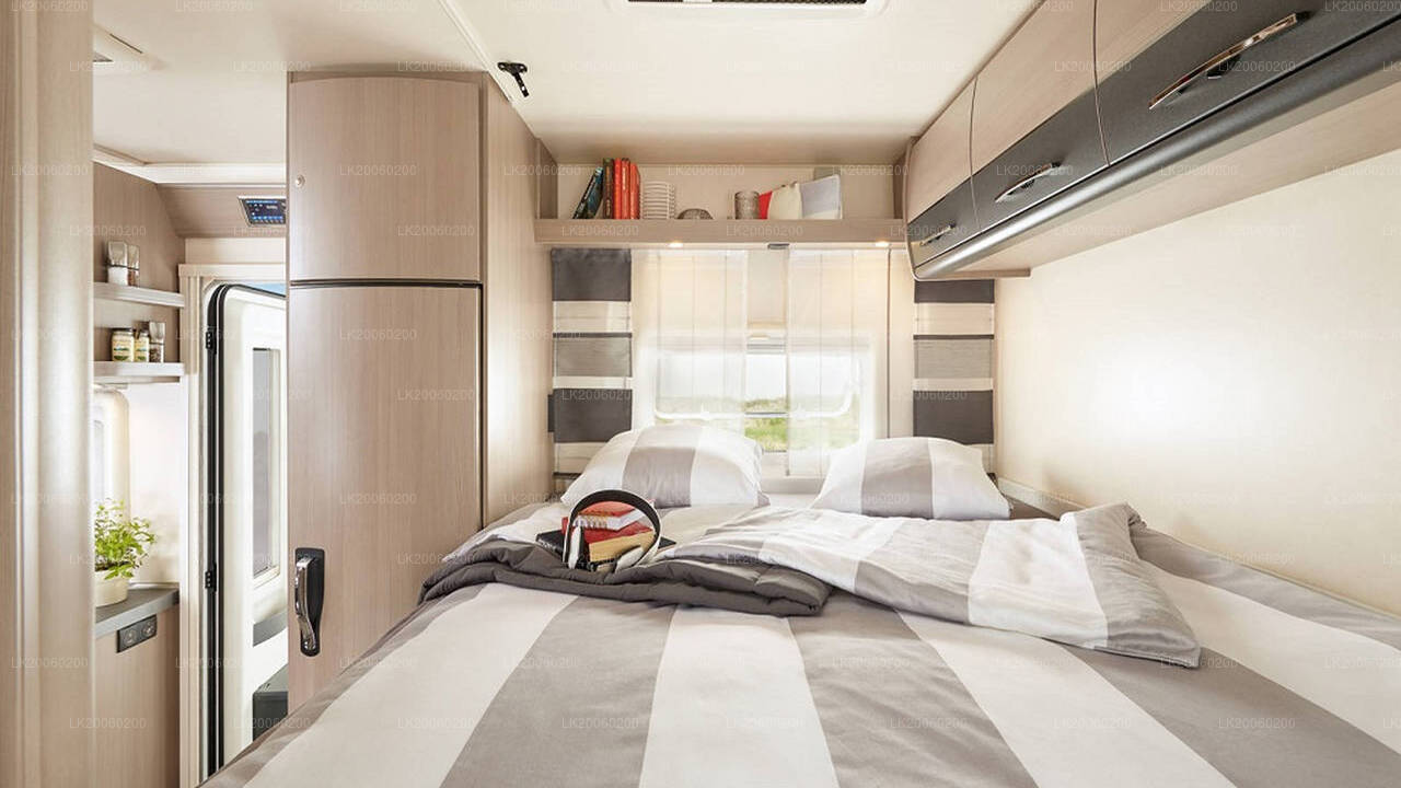 Location de camping-cars avec chauffeur (Hobby Siesta A70 GM)