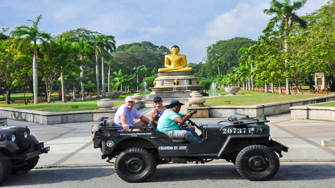 Visite de la ville de Colombo en Jeep de guerre