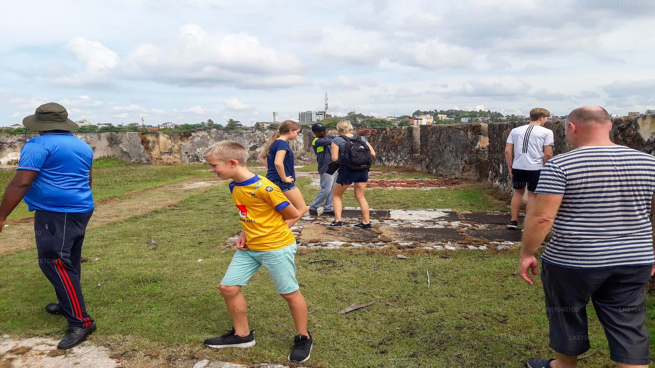 Promenade au fort de Galle avec un habitant