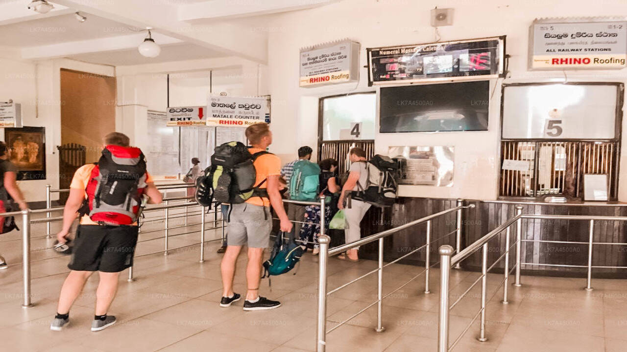 Trajet en train de Nanu Oya à Ella (train n° : 1005 « Podi Menike »)