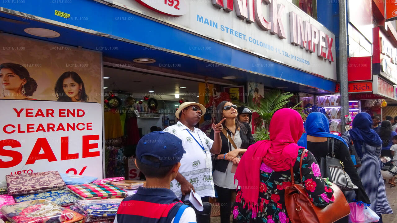 Promenade dans la ville de Colombo avec un habitant du port maritime de Colombo