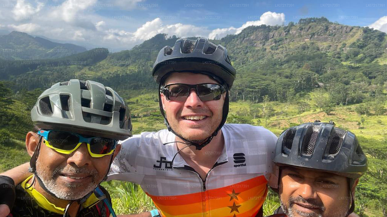 Excursion à vélo dans les hautes terres de Nuwara Eliya au départ de Kandy